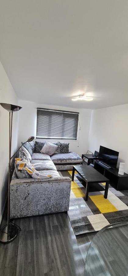 1 Bedroom Service Apartment With Netflix West Thurrock Exterior foto