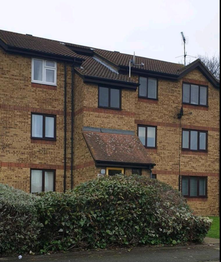 1 Bedroom Service Apartment With Netflix West Thurrock Exterior foto