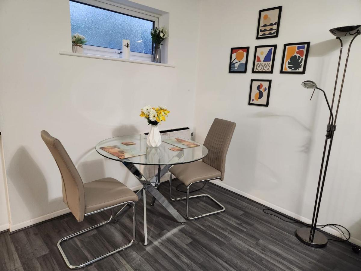 1 Bedroom Service Apartment With Netflix West Thurrock Exterior foto
